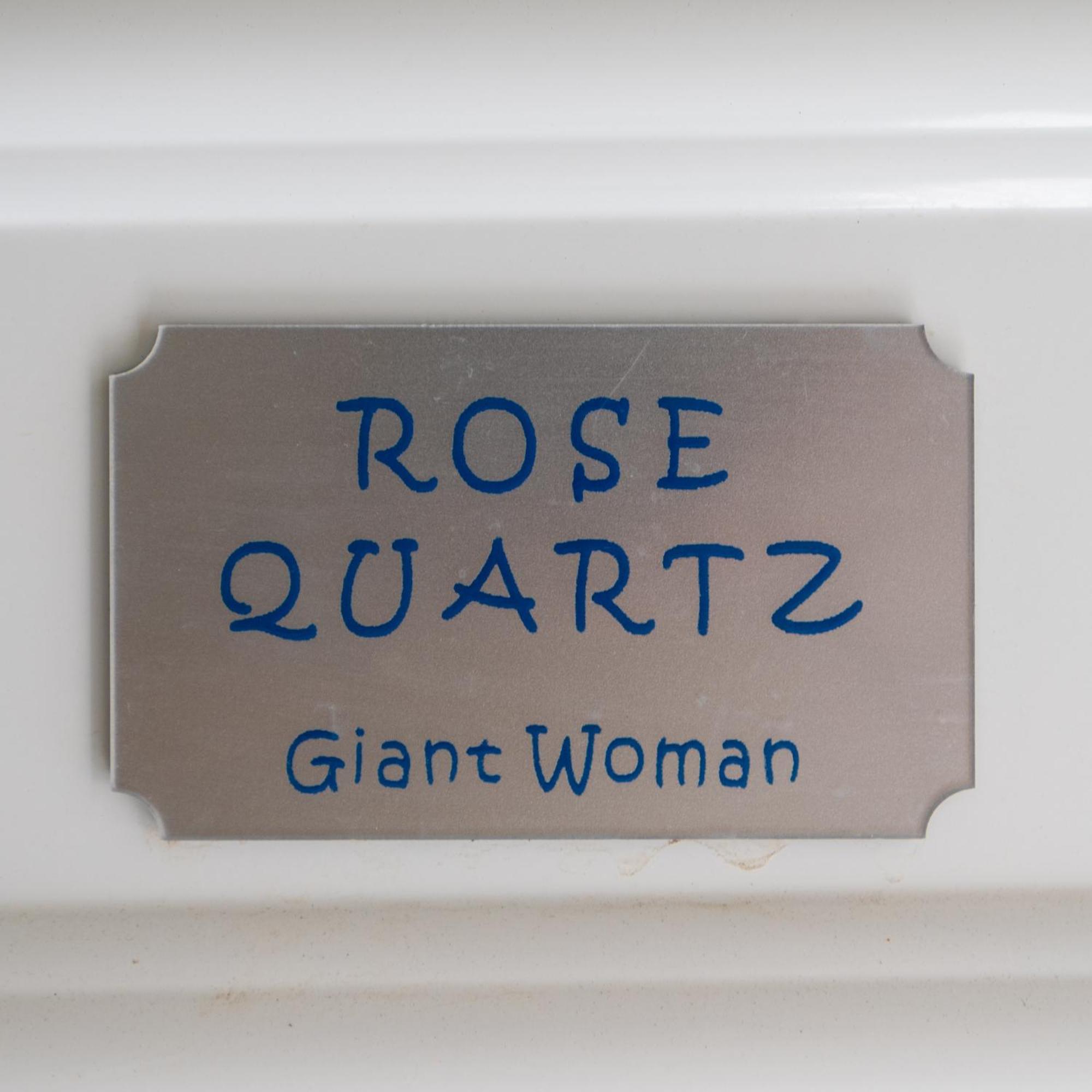 Apartamento Giant Woman Tsoútsouros Exterior foto